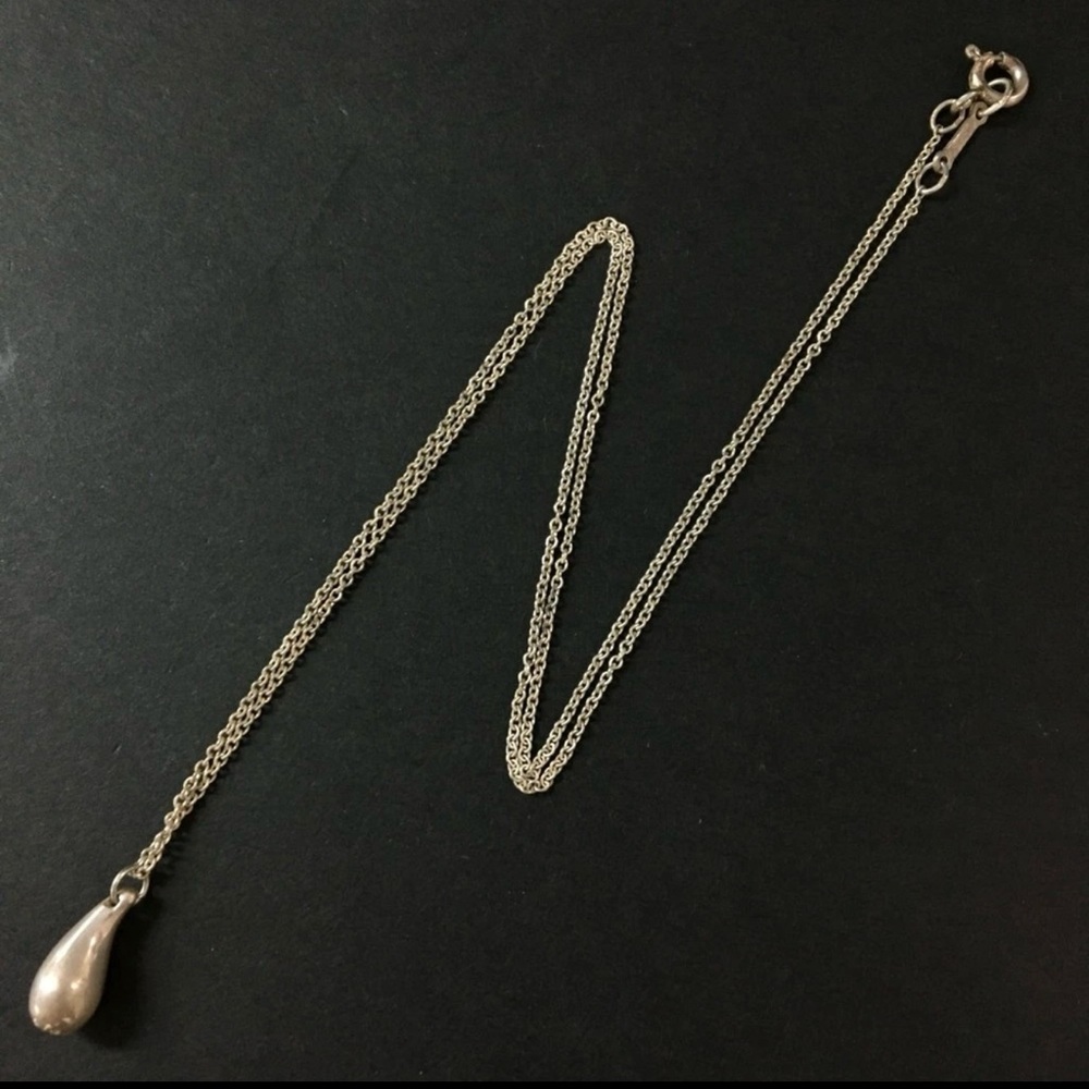 TIFFANY&CO. Silver 925 Peretti Teardrop Pendant Necklace